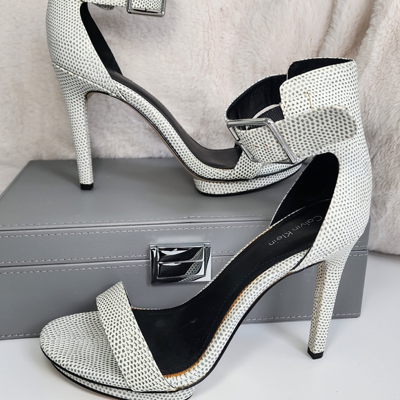 Calvin Klein Vivian Graphic SIZE 8 - Picture 1 of 5